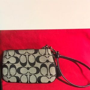 ❤️Brand New without tags! COACH wristlet